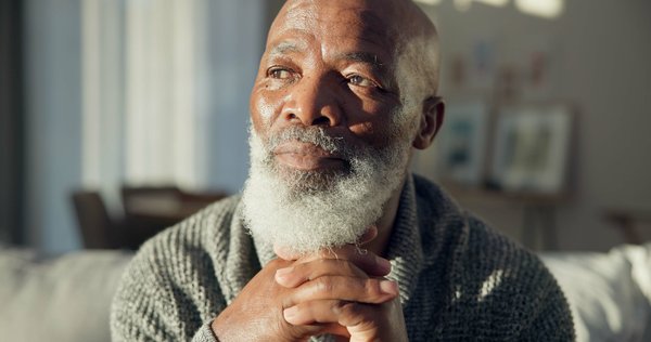 How to Choose Between Independent Living With Services or Staying Home